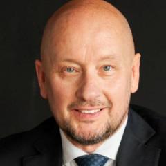 Эксперт Валерий Корнеев предложил бороться с инфоцыганством с помощью налогов.