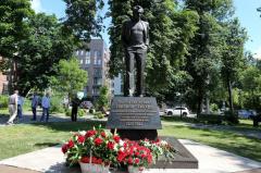В Нижнем Новгороде открыли памятник выдающемуся физику Гапонову‑Грехову