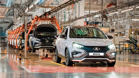 Lada Vesta вернула климат-контроль: серийный выпуск версии 5.0 начался, Niva Legend стартует 20 июля