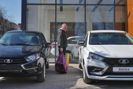 Продажи Lada в апреле 2026 года выросли на 12 процентов, лидер — Granta