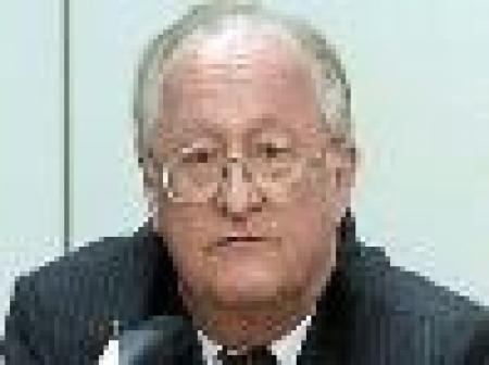 Геращенко: ЮКОС рассматривает возможность продажи части активов